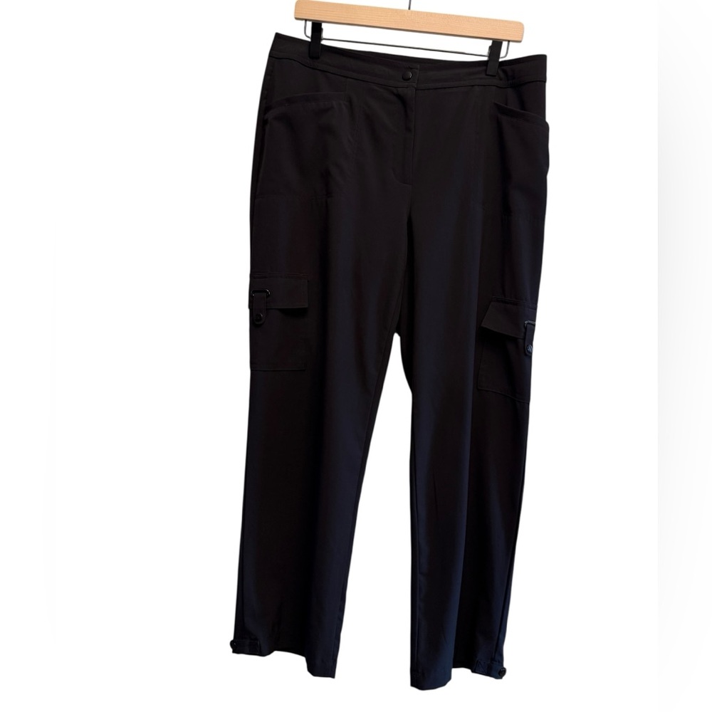 ZENERGY BY CHICOS Cargo Pants Black Size 10 Short
